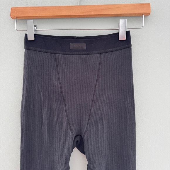 SKIMS Cotton Rib Legging - Picture 7 of 16